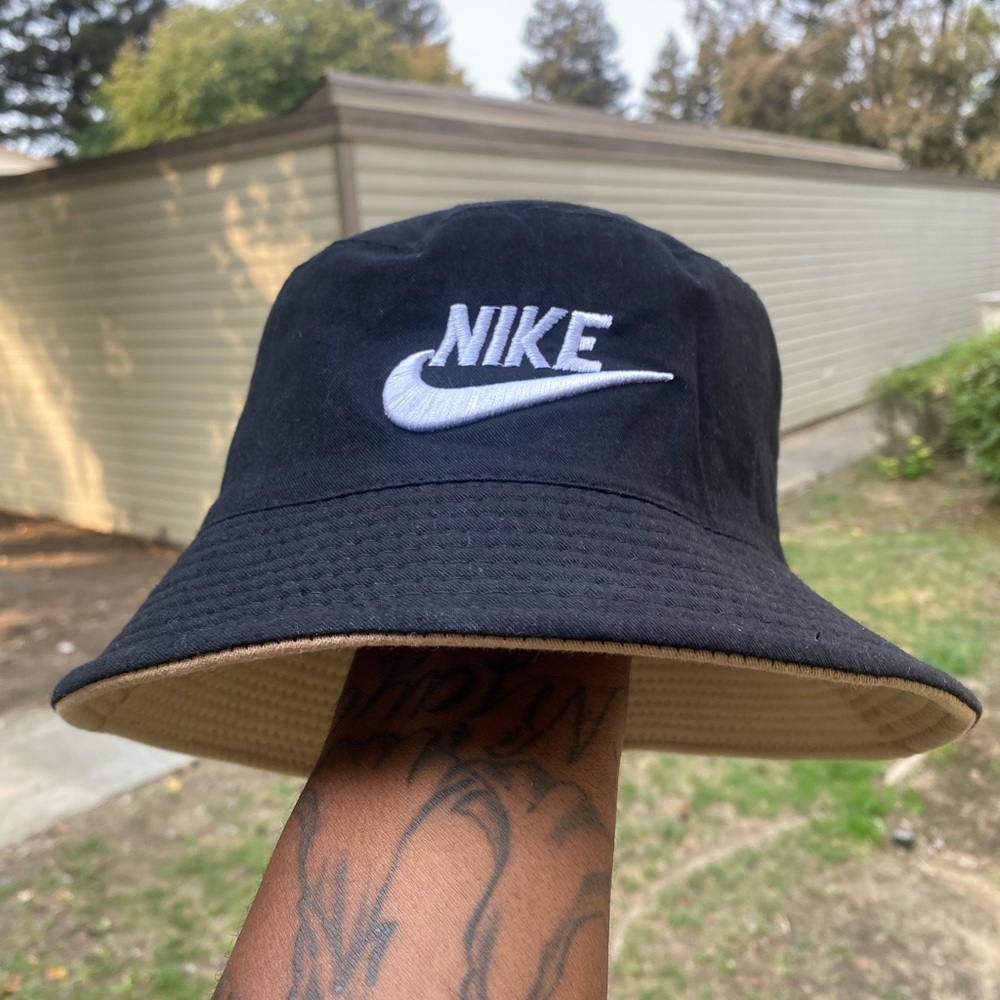 Black and Tan Nike bucket hat 1 size fits all